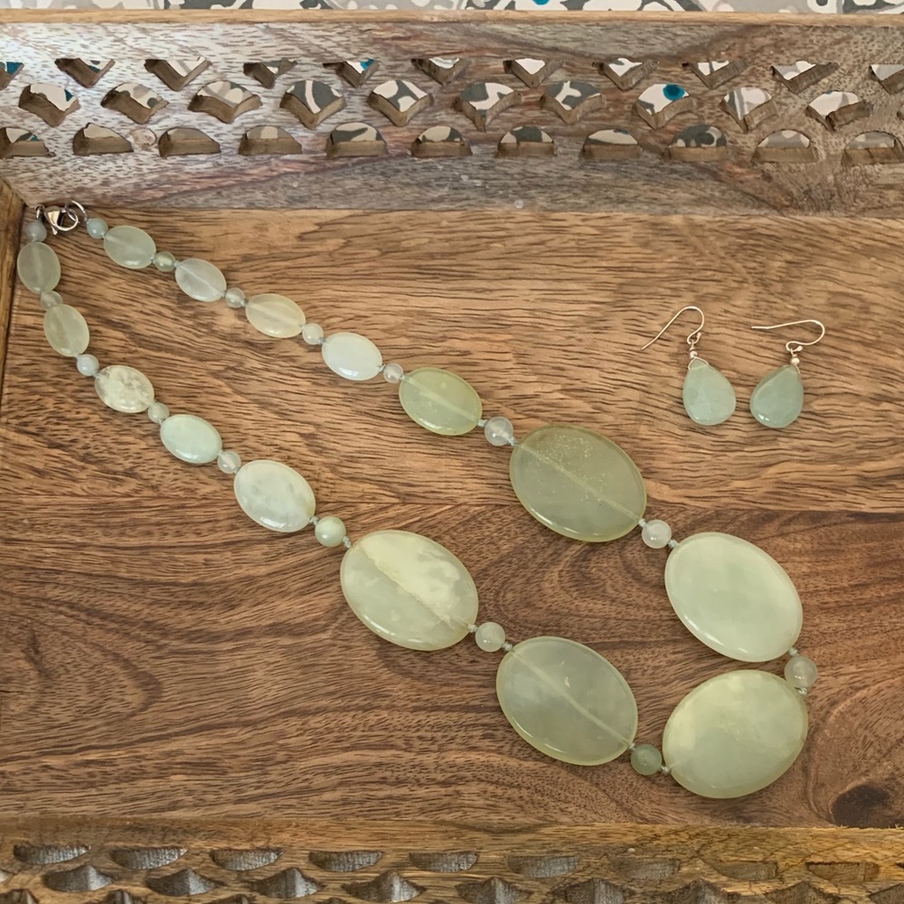 Matching Necklace and Bracelet Set